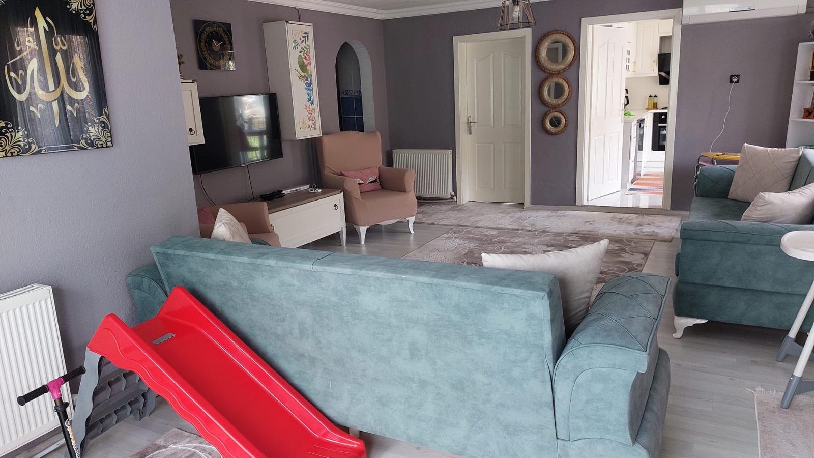 SATILIK 1.847 M2 ARSA VE İÇİNDE BİNA